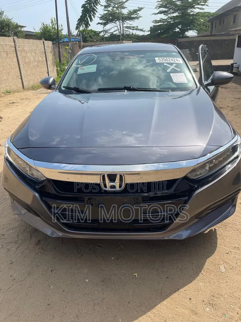 Honda Accord Sport (2.0L 4cyl Turbo 6M) 2019 Gray