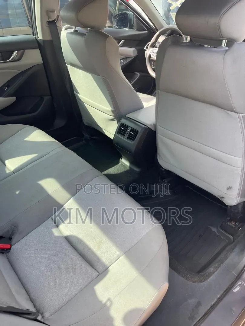 Honda Accord Sport (2.0L 4cyl Turbo 6M) 2019 Gray