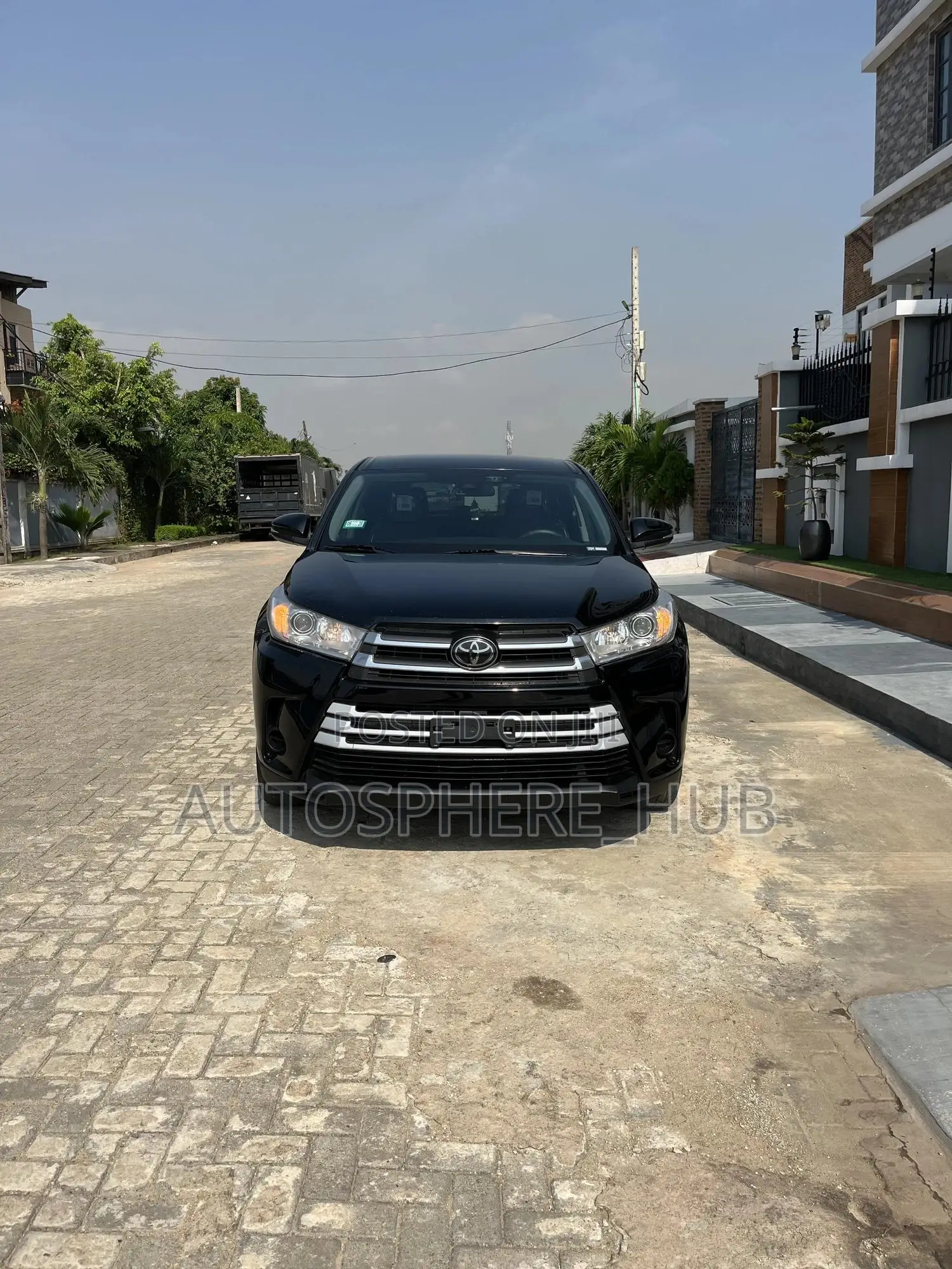 Toyota Highlander LE 4x4 V6 (3.5L 6cyl 8A) 2018 Gray