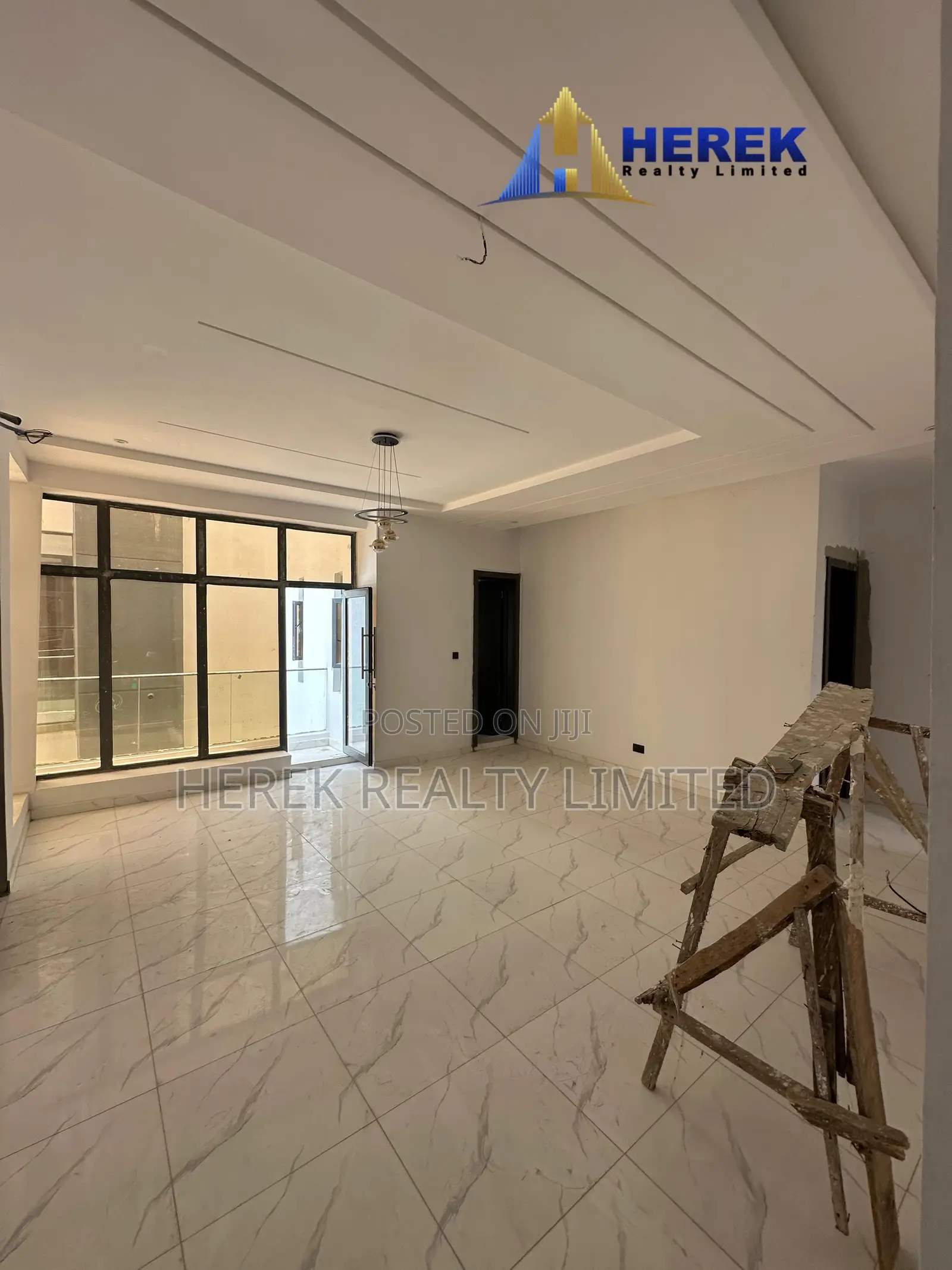 3bdrm Apartment in Ogombo for sale