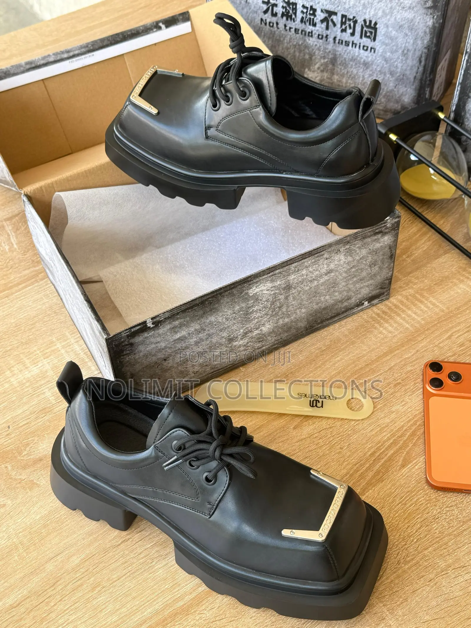 Black Men's Derby Shoe With Thick Soles and Square Toe