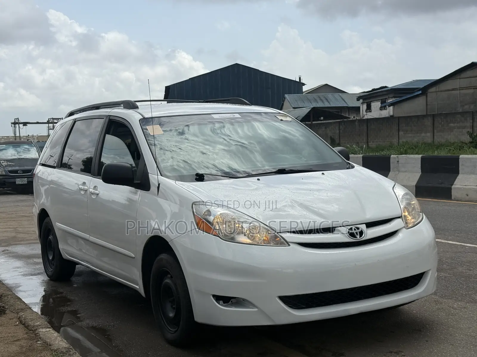 Toyota Sienna LE 2008 White