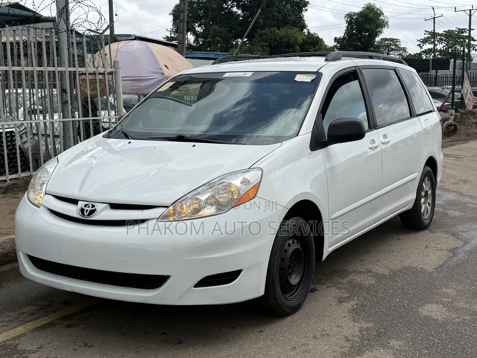 Toyota Sienna LE 2008 White