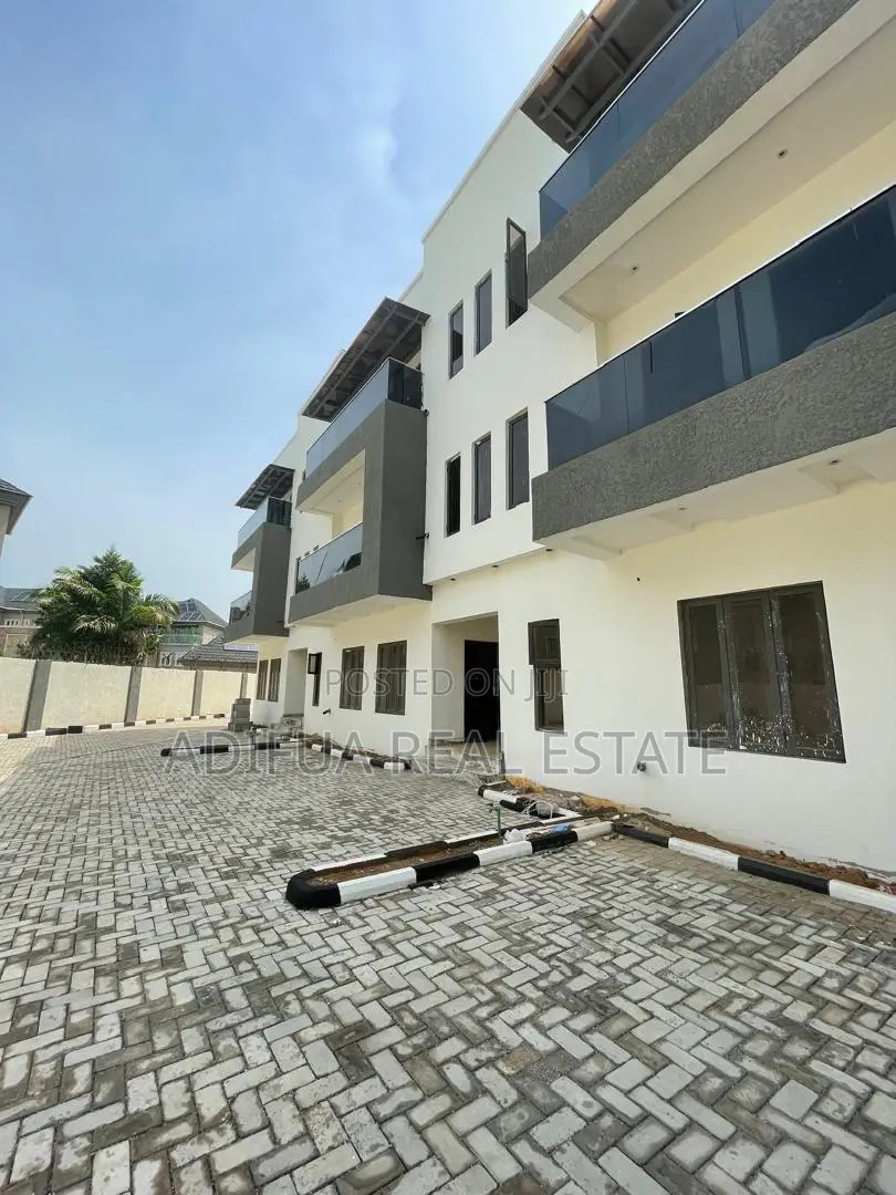 5bdrm Duplex in Mabushi for sale