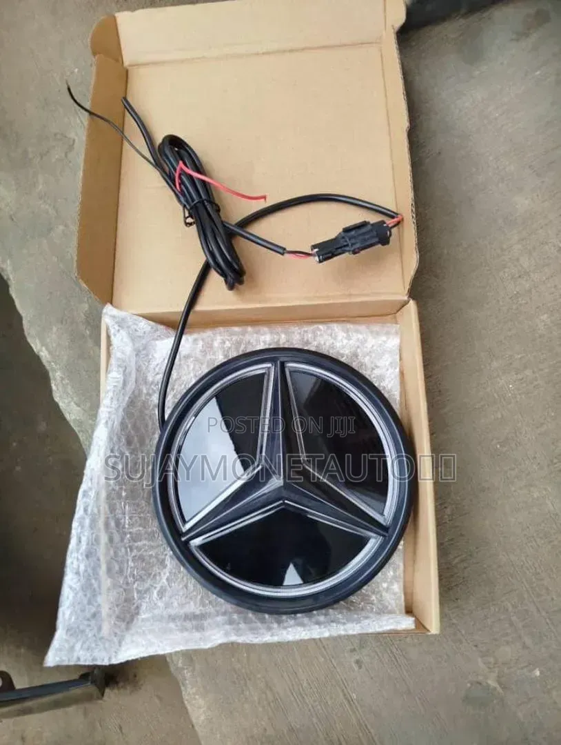 Mercedes Benz Front Gill and Logo