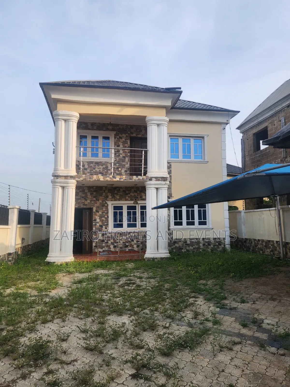5bdrm Duplex in Kasunmu Road Akala for sale