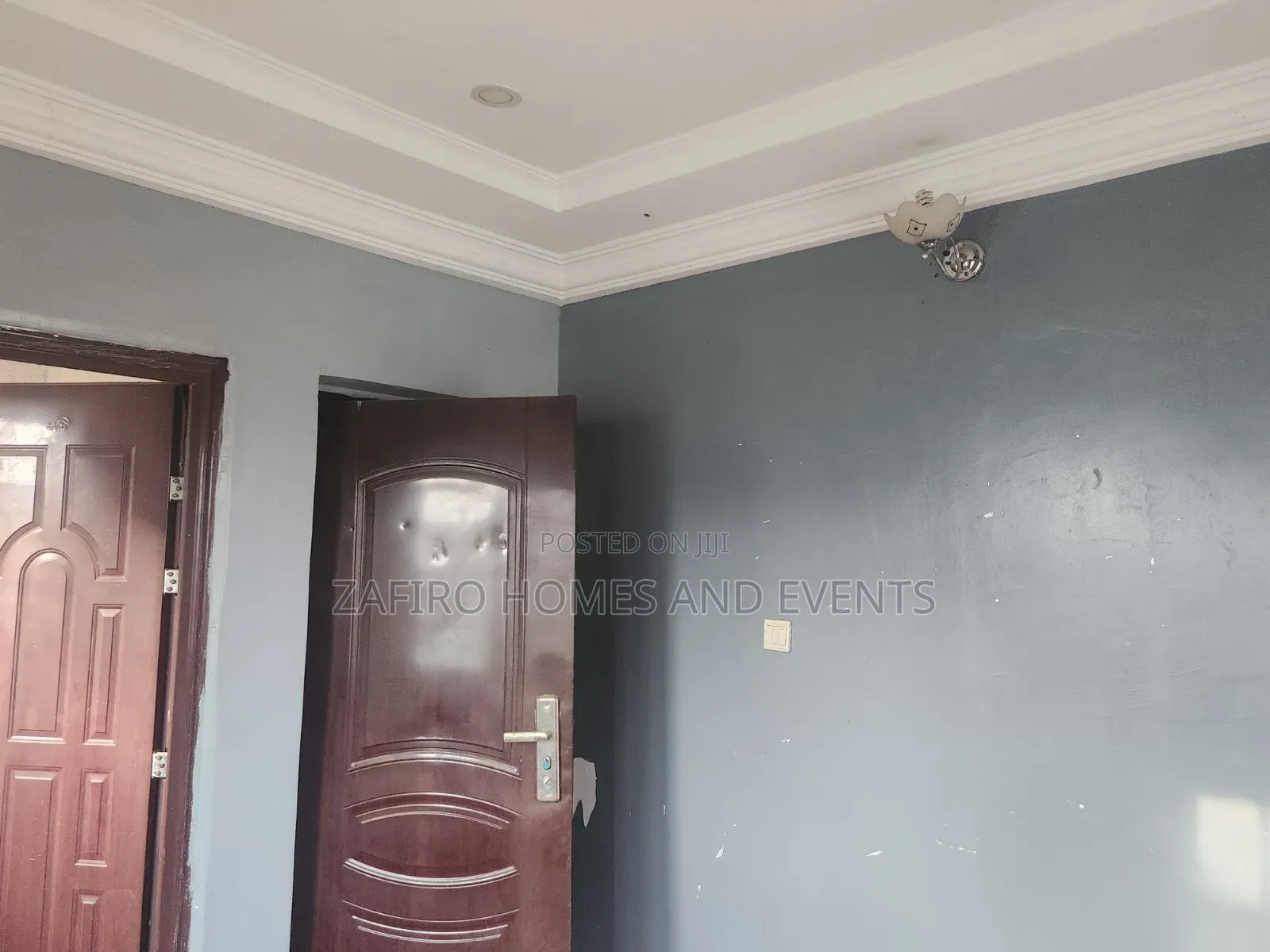5bdrm Duplex in Kasunmu Road Akala for sale