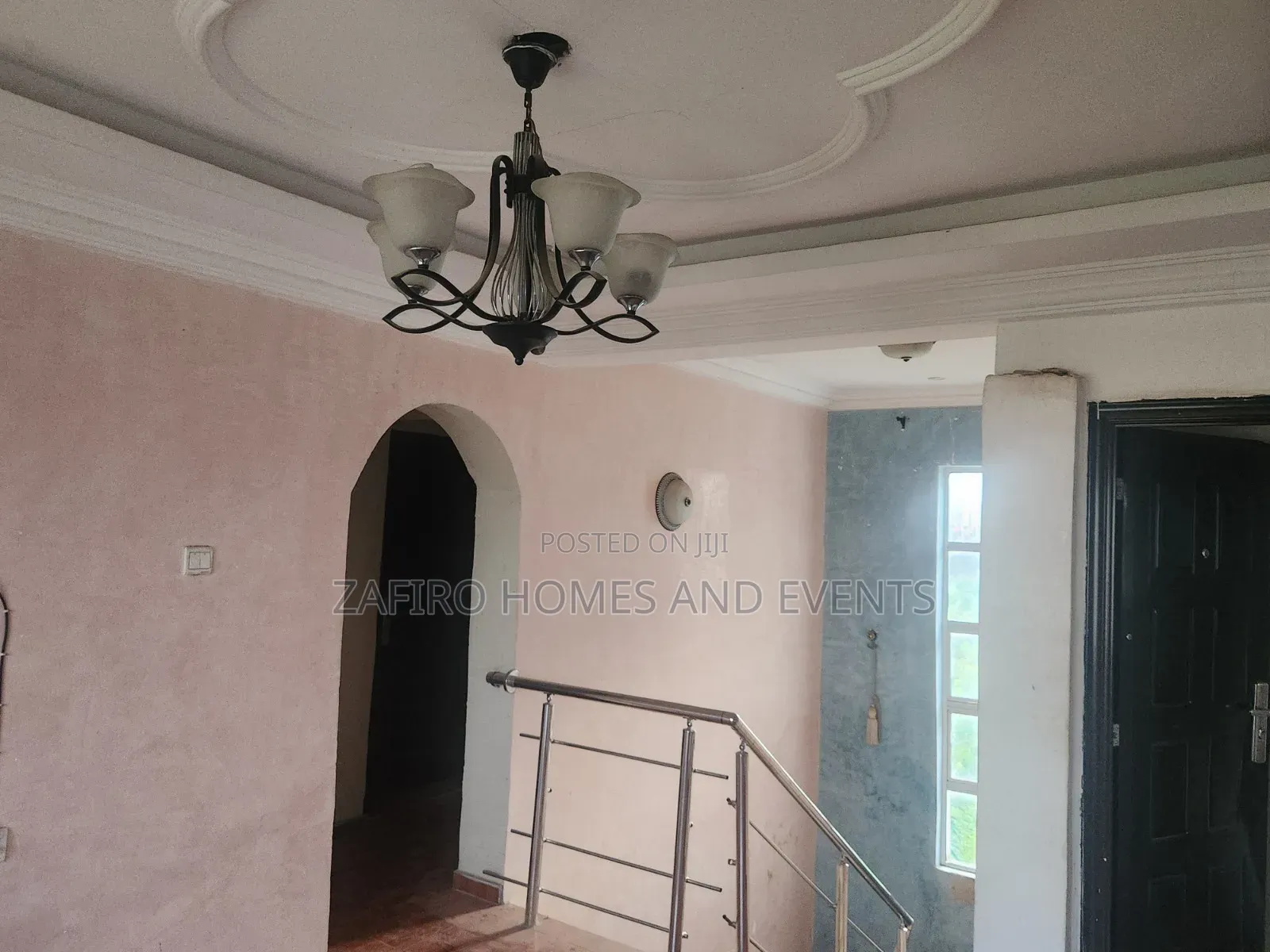5bdrm Duplex in Kasunmu Road Akala for sale