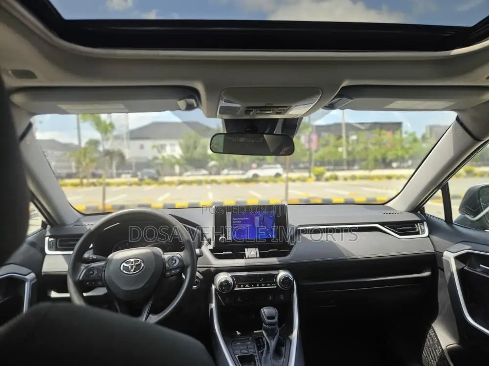 Toyota RAV4 XLE AWD 2024 Gray