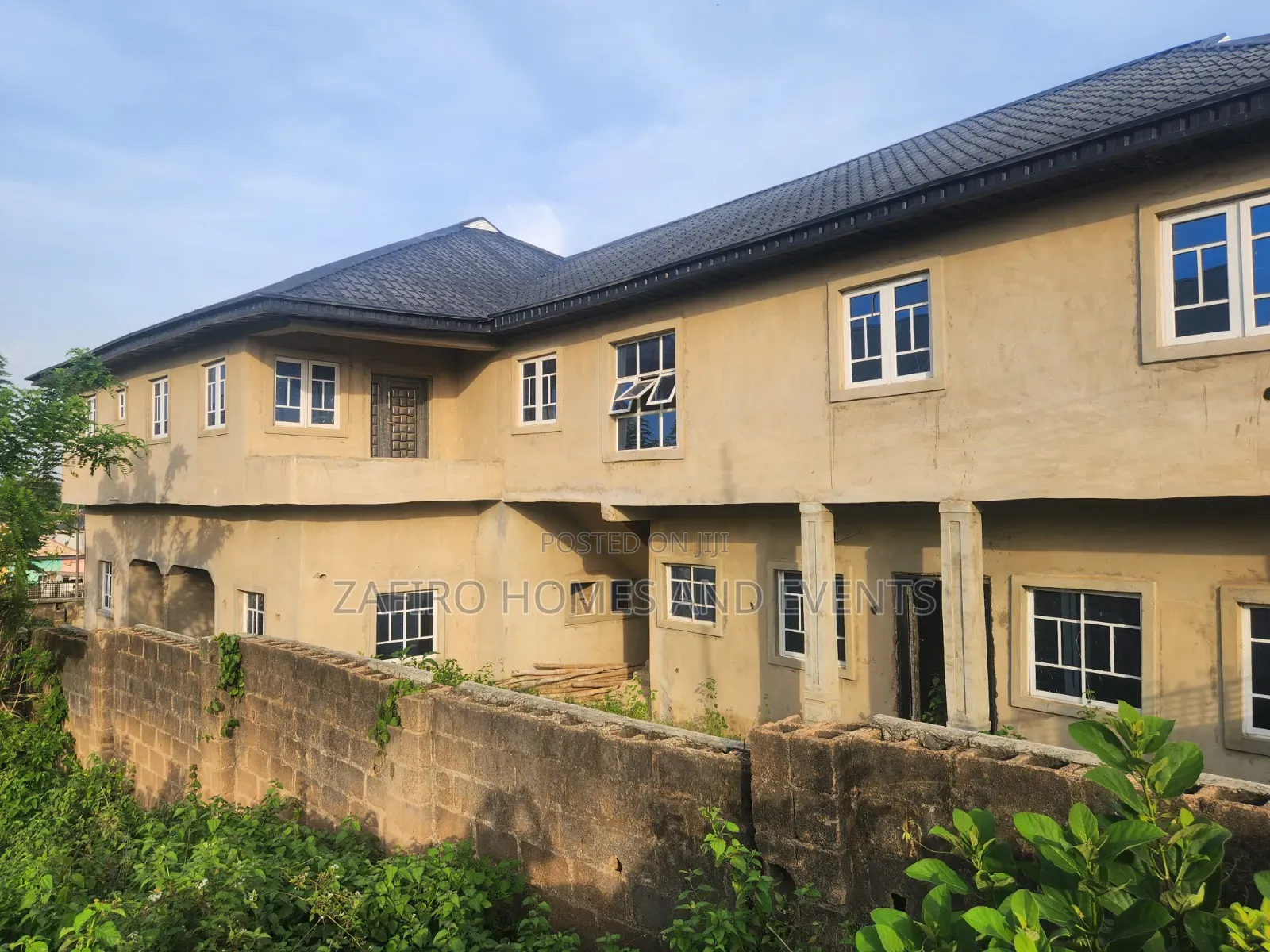 10bdrm Duplex in Golden Estate, Ibadan for sale