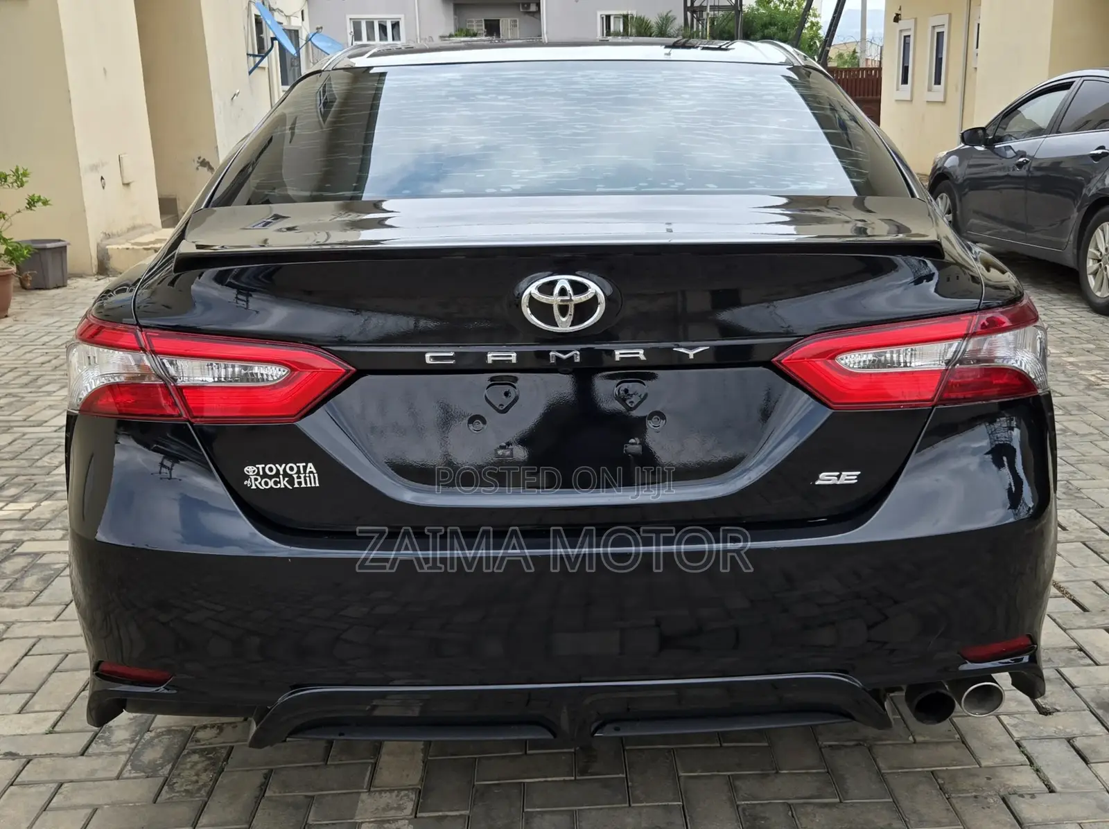 Toyota Camry SE FWD (2.5L 4cyl 8AM) 2018 Black