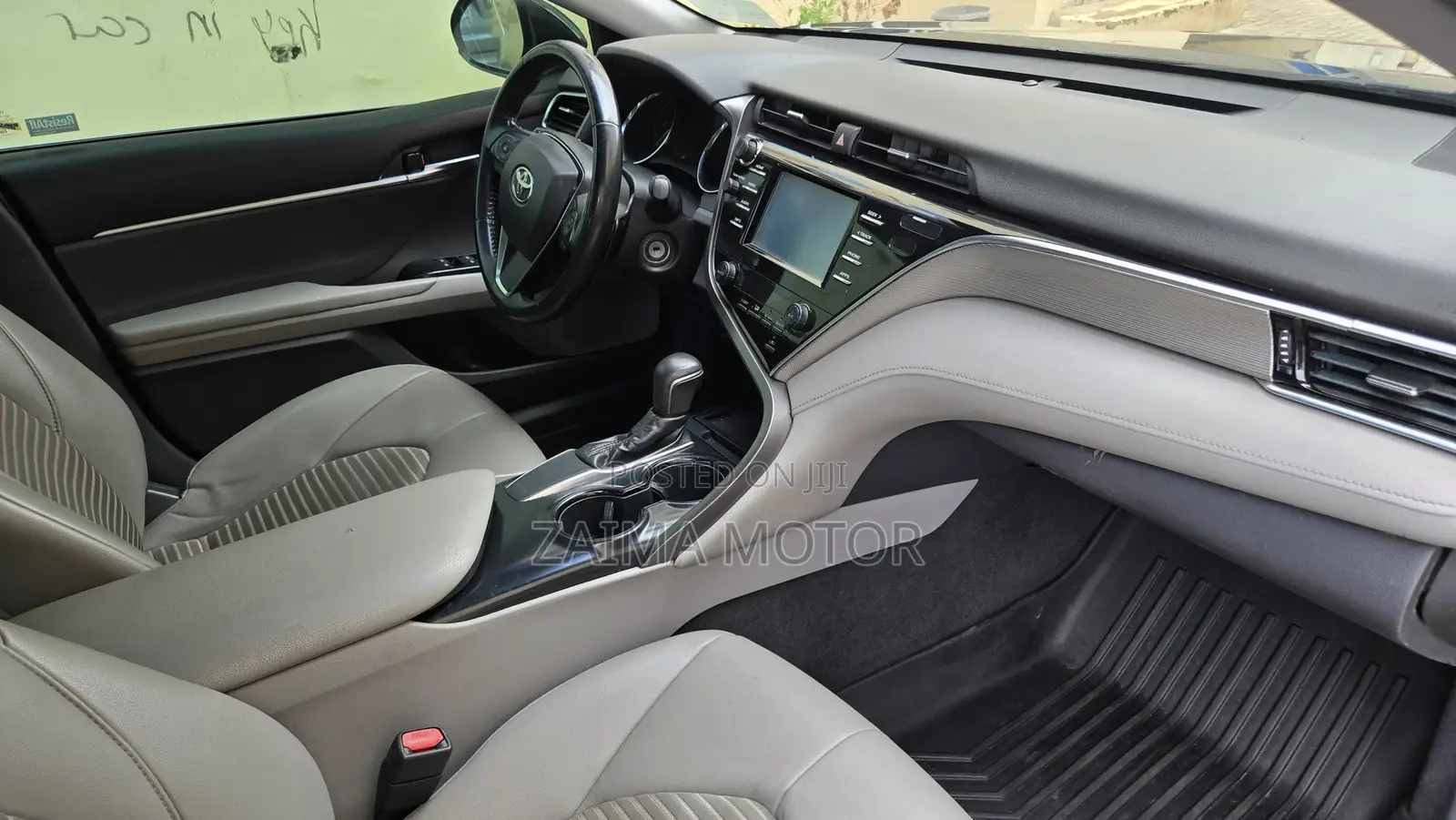 Toyota Camry SE FWD (2.5L 4cyl 8AM) 2018 Black
