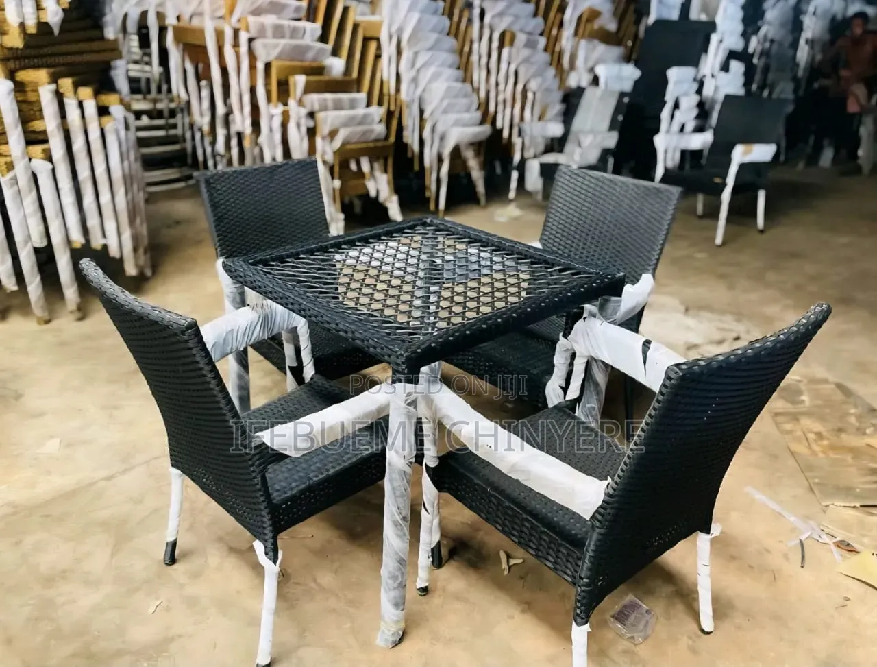 Big Rattan With Rattan Table by 4 Black