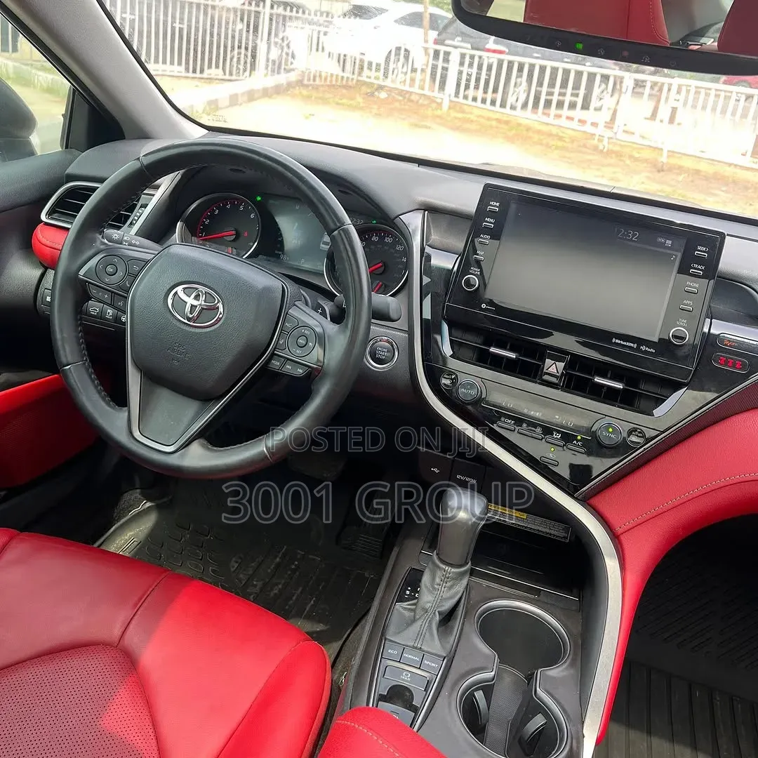 Toyota Camry XSE 2021 Red