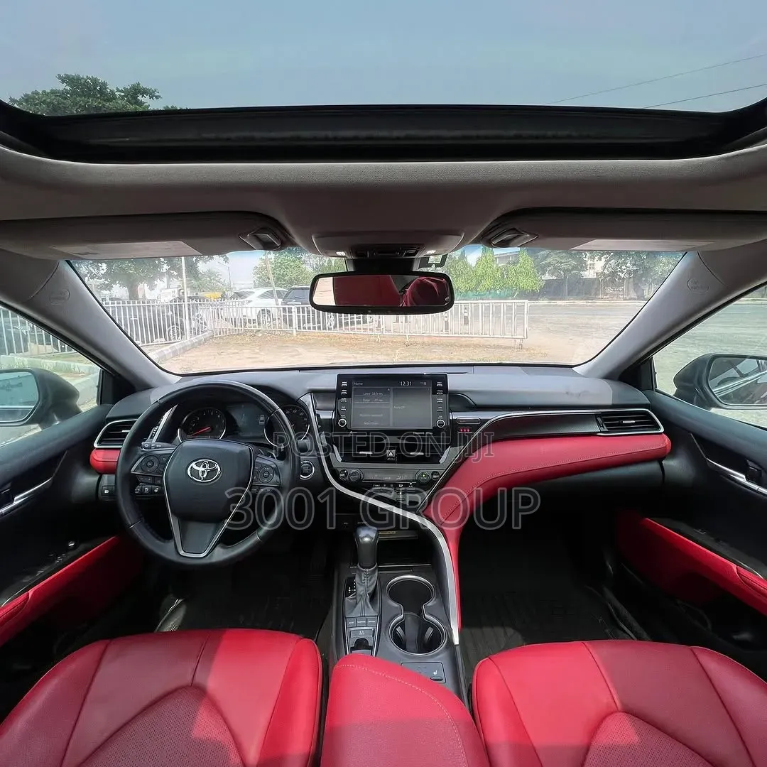 Toyota Camry XSE 2021 Red