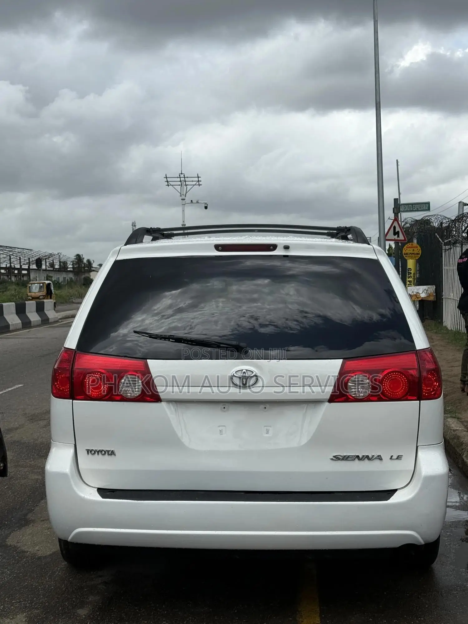 Toyota Sienna LE 2008 White