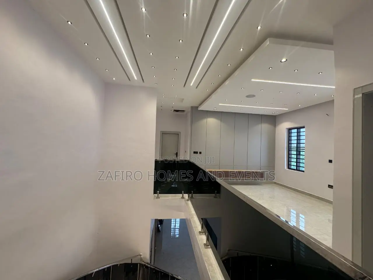 4bdrm Duplex in Agodi Gra for sale