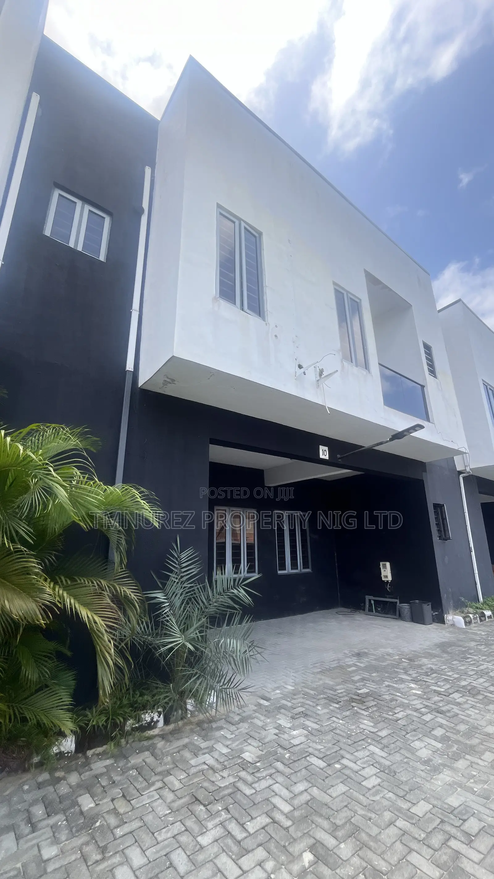 4bdrm Duplex in Nnpc Ikota for rent