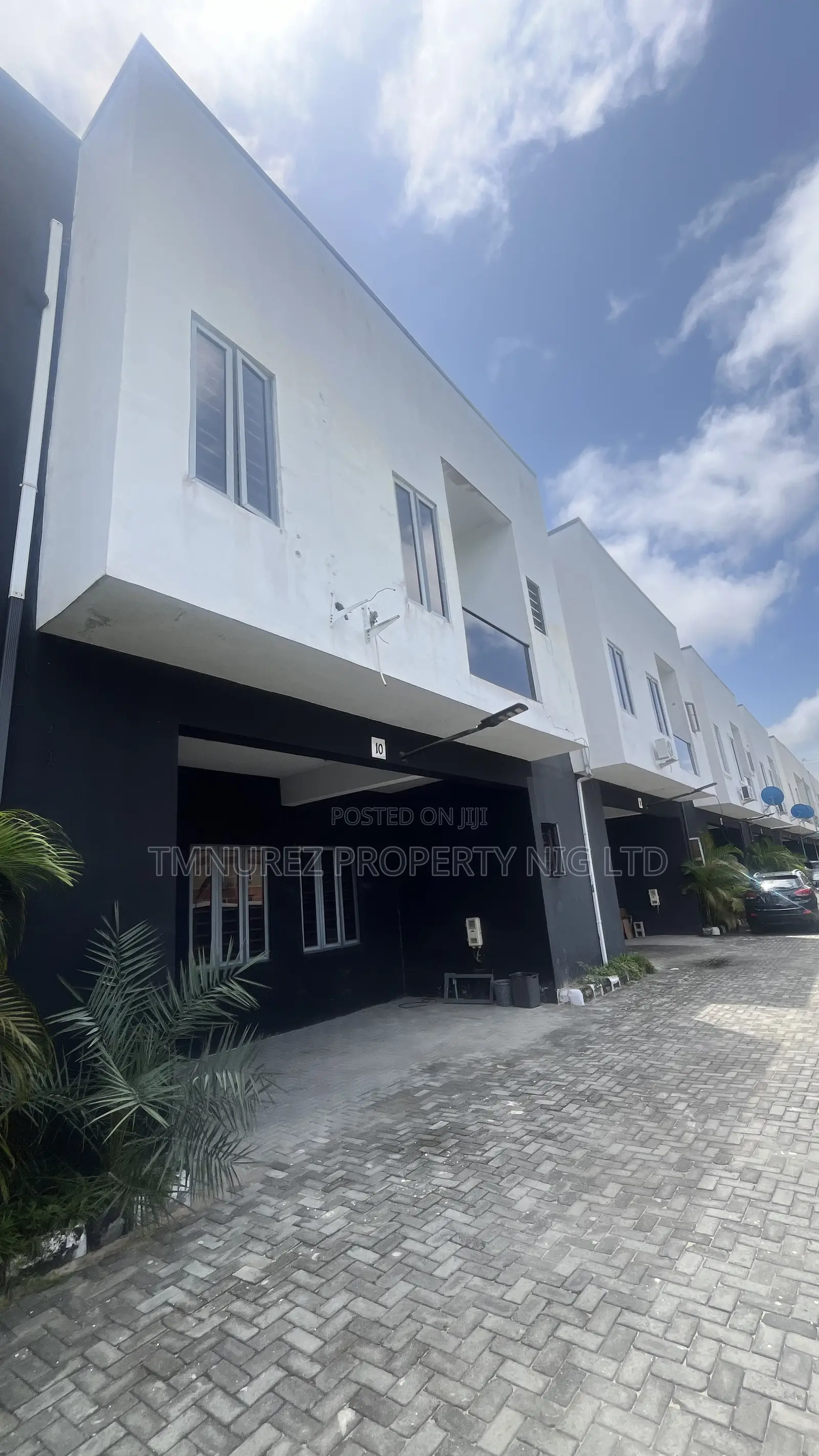 4bdrm Duplex in Nnpc Ikota for rent