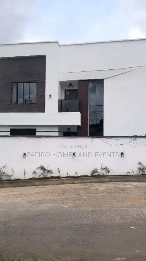4bdrm Duplex in Agodi Gra for sale