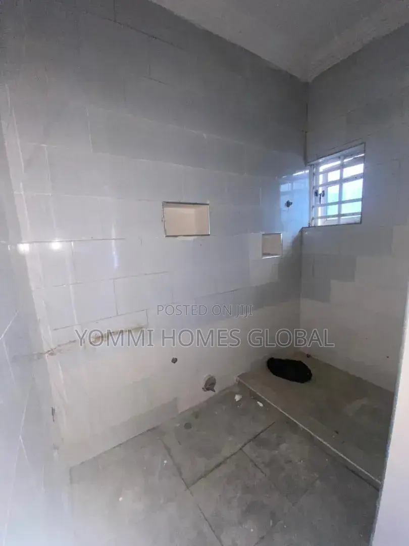 2bdrm Block of Flats in Gwarimpa Main., Gwarinpa for rent