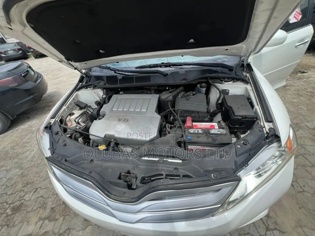 Toyota Venza XLE 2010 White