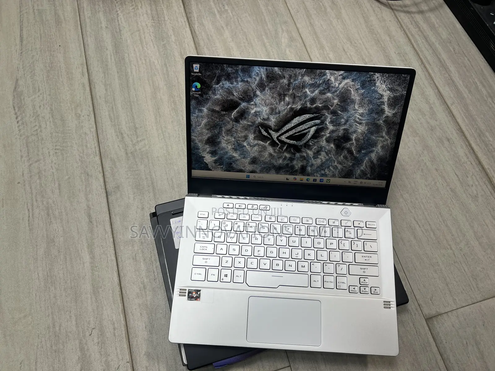 Laptop Asus ROG Zephyrus G14 16GB AMD Ryzen 9 SSD 1T
