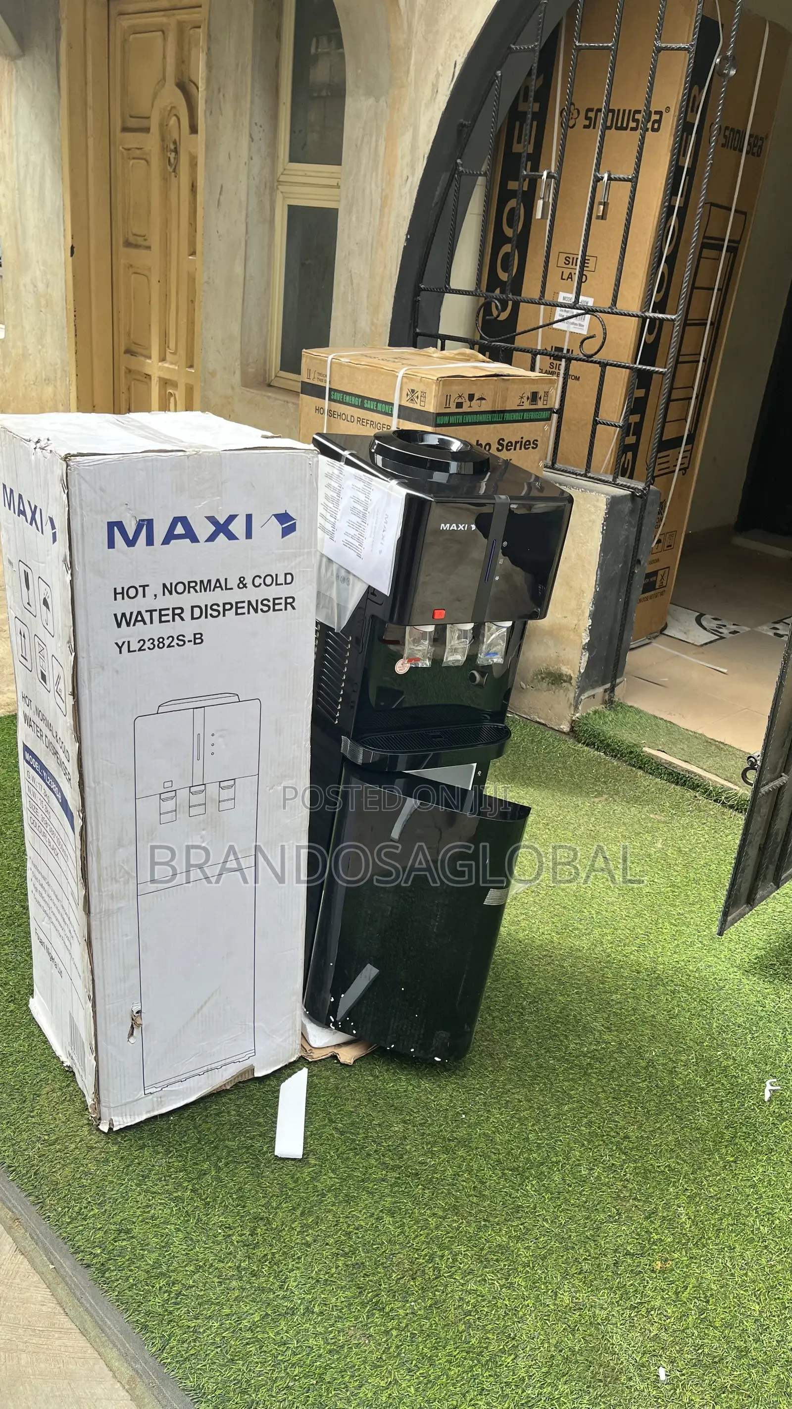 Maxi Water Dispenser Yl2382s-B – Energy Saving Cooling Appliance