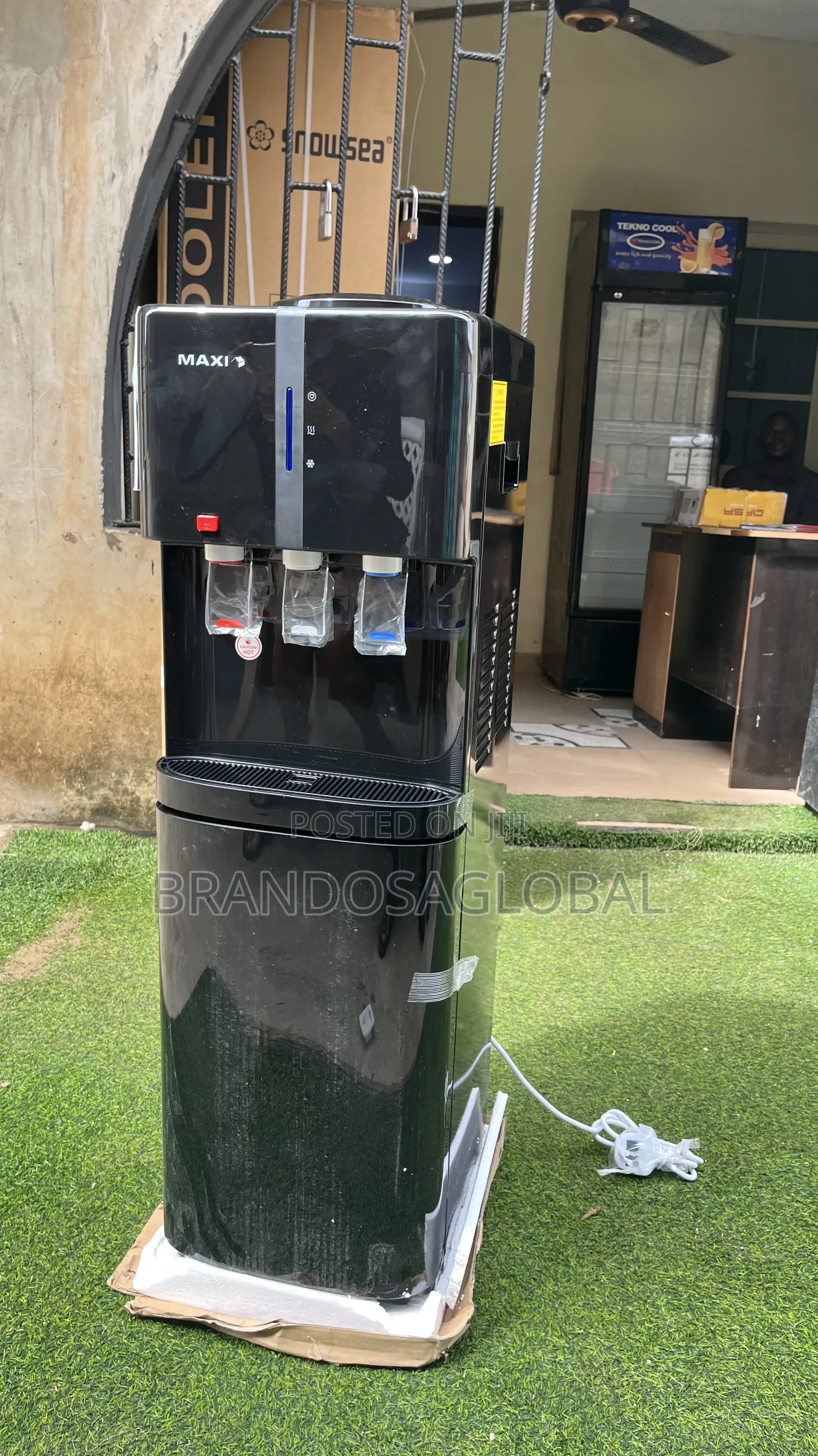 Maxi Water Dispenser Yl2382s-B – High Efficiency Water Dispenser