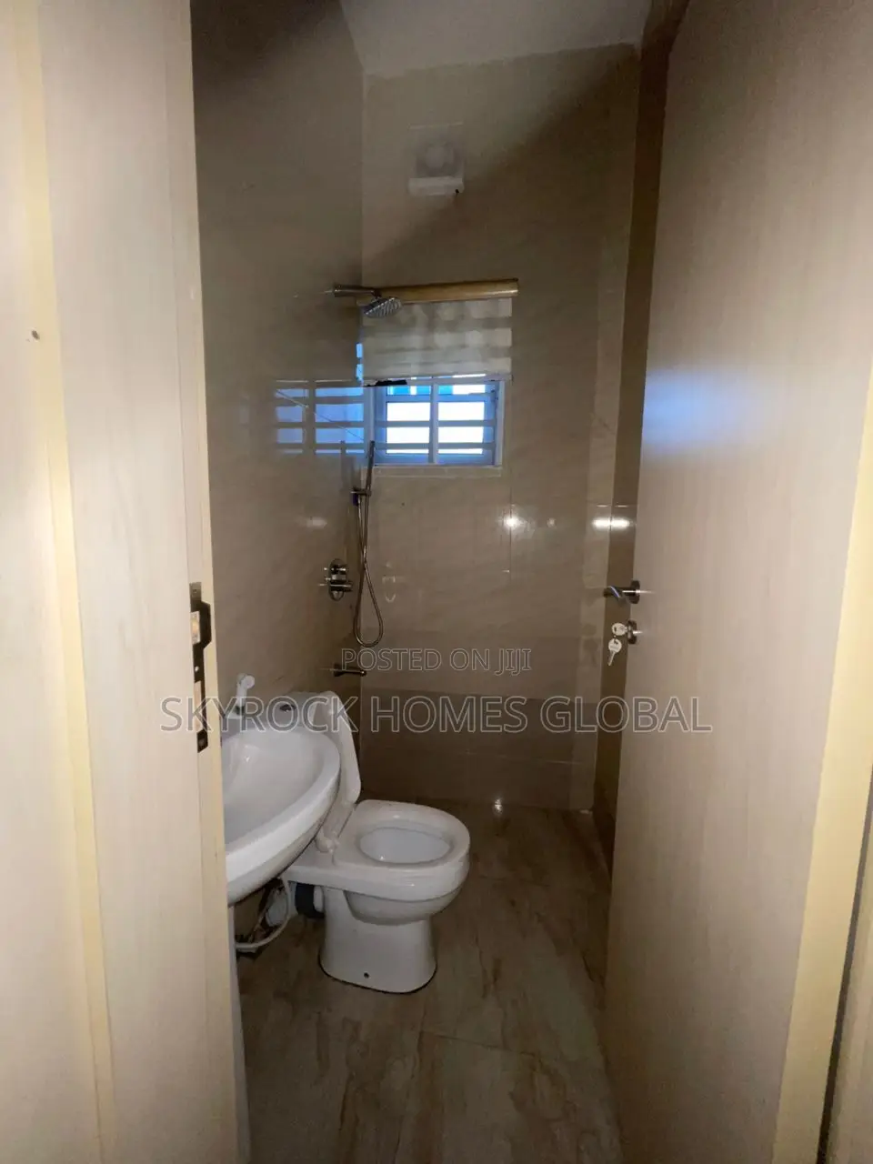 Mini Flat in Lekki Phase 1 for rent