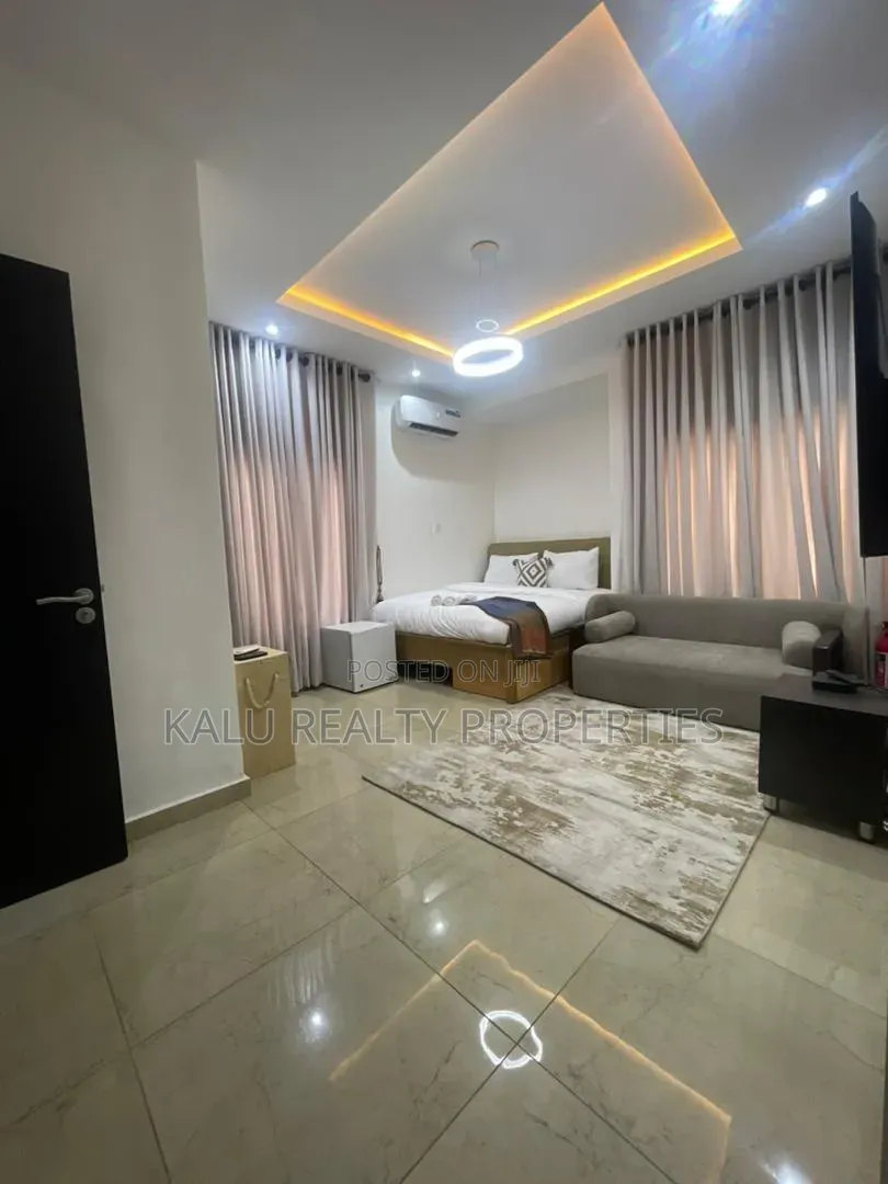 4bdrm Duplex in Chevron for rent
