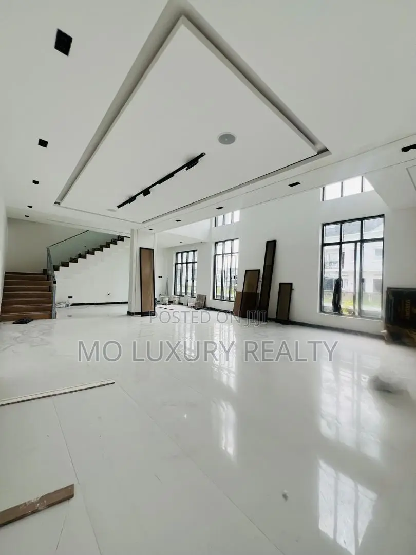 5bdrm Duplex in Ikate for sale