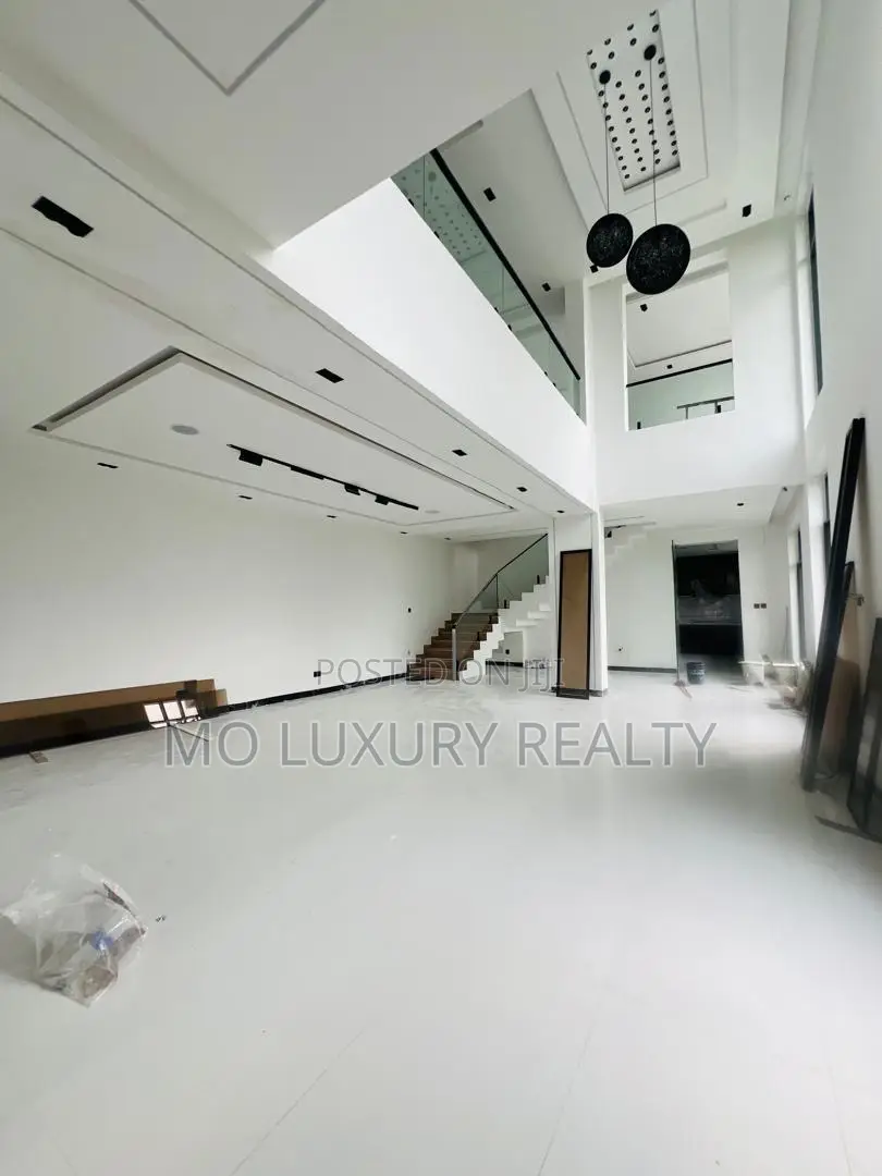 5bdrm Duplex in Ikate for sale