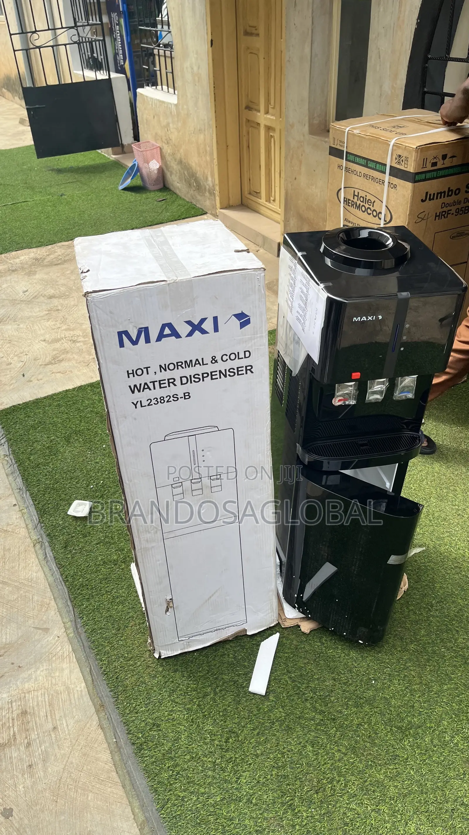 Maxi Water Dispenser Yl2382s-B – Efficient Cooling Appliance Unit
