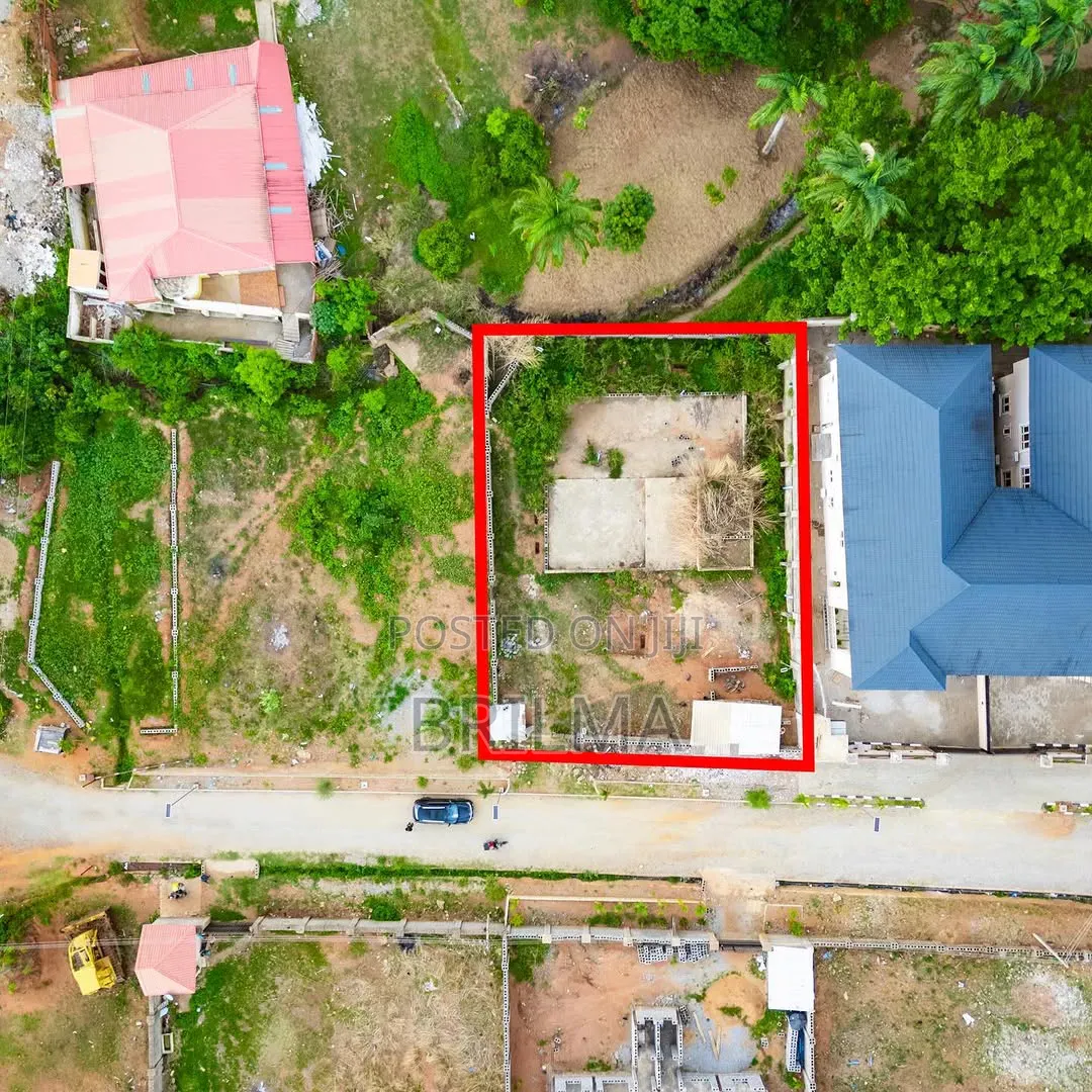 800 SQM Land in Katampe for Sale