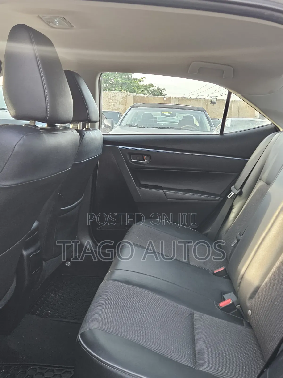 Toyota Corolla S 4dr Sedan (1.8L 4cyl CVT) 2015 Silver