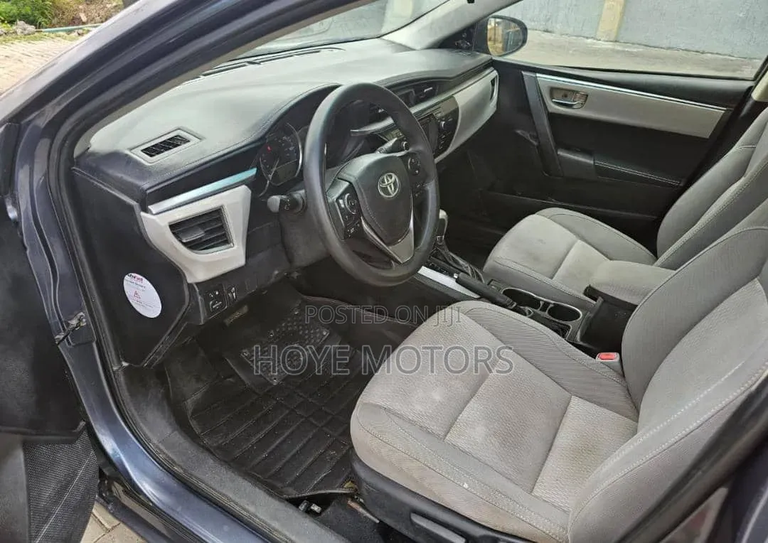Toyota Corolla LE 4dr Sedan (1.8L 4cyl CVT) 2014 Gray