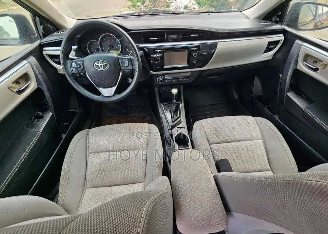 Toyota Corolla LE 4dr Sedan (1.8L 4cyl CVT) 2014 Gray