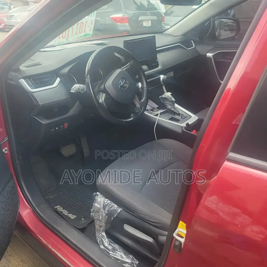 Toyota RAV4 2020 Red