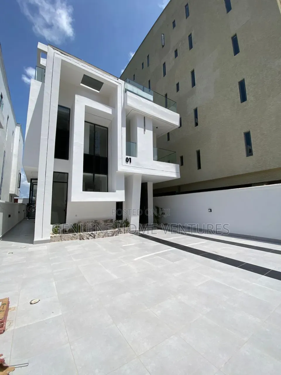 5bdrm Duplex in Lekki Phase 1 for sale