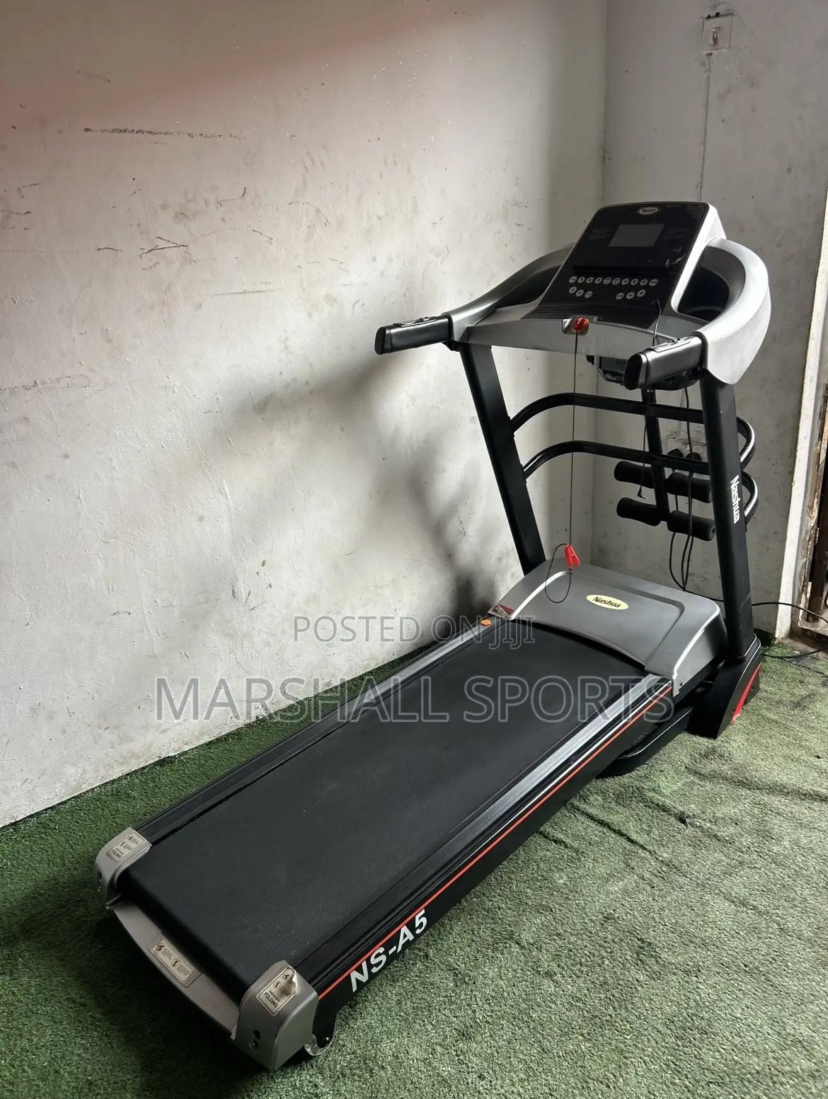 4hp Nashua Treadmill With Massager and Incline