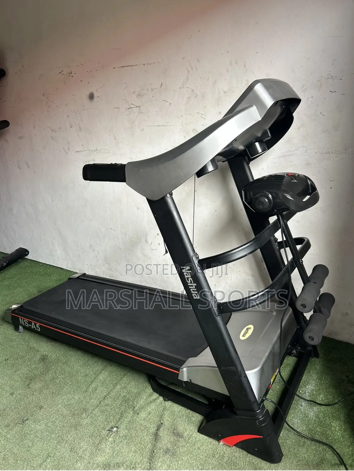 4hp Nashua Treadmill With Massager and Incline