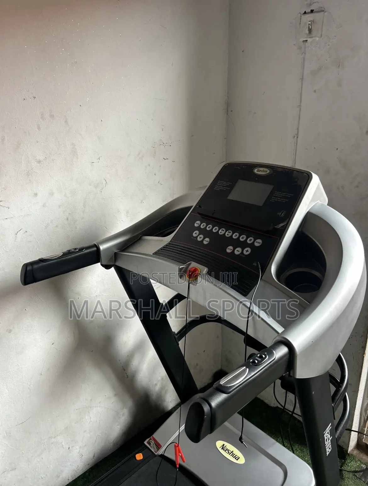 4hp Nashua Treadmill With Massager and Incline