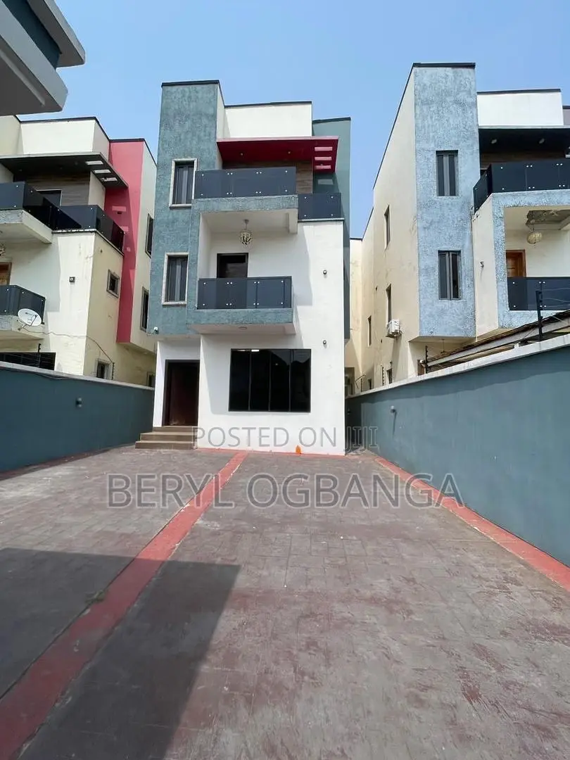 5bdrm Duplex in Ikota for rent