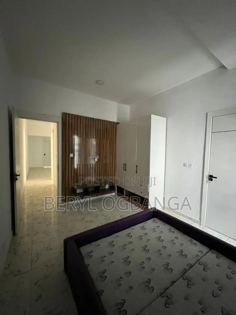 4bdrm Duplex in Lekki Phase 2 for rent