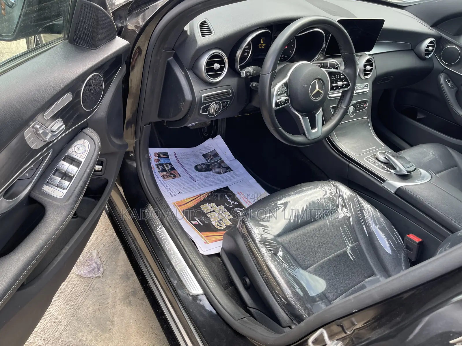 Mercedes-Benz C300 2019 Blue