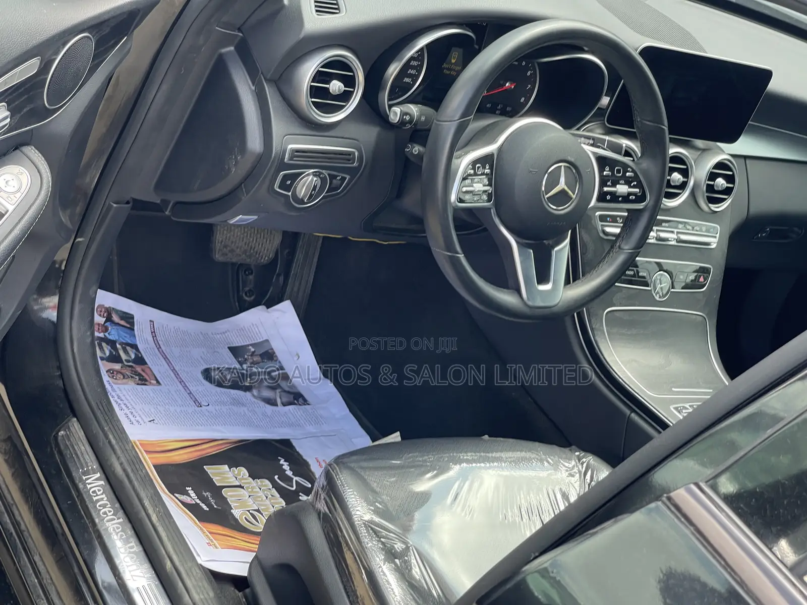 Mercedes-Benz C300 2019 Blue