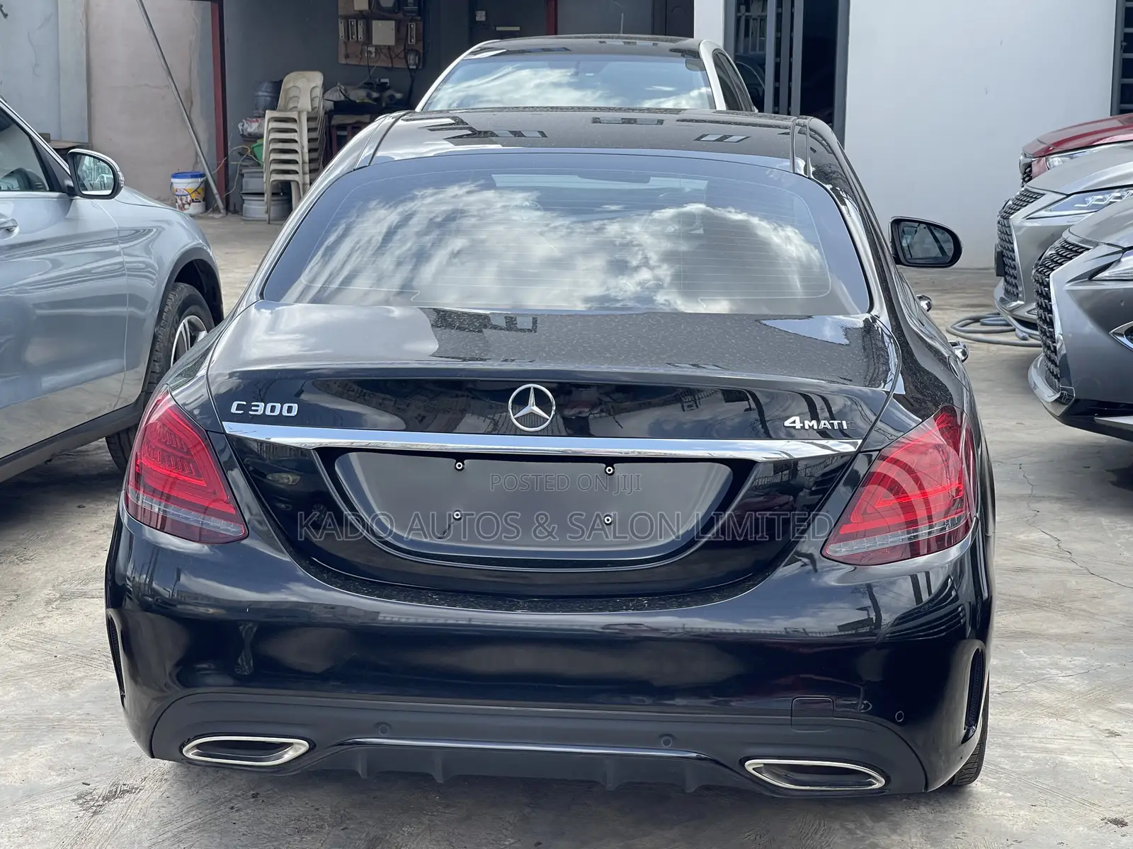 Mercedes-Benz C300 2019 Blue