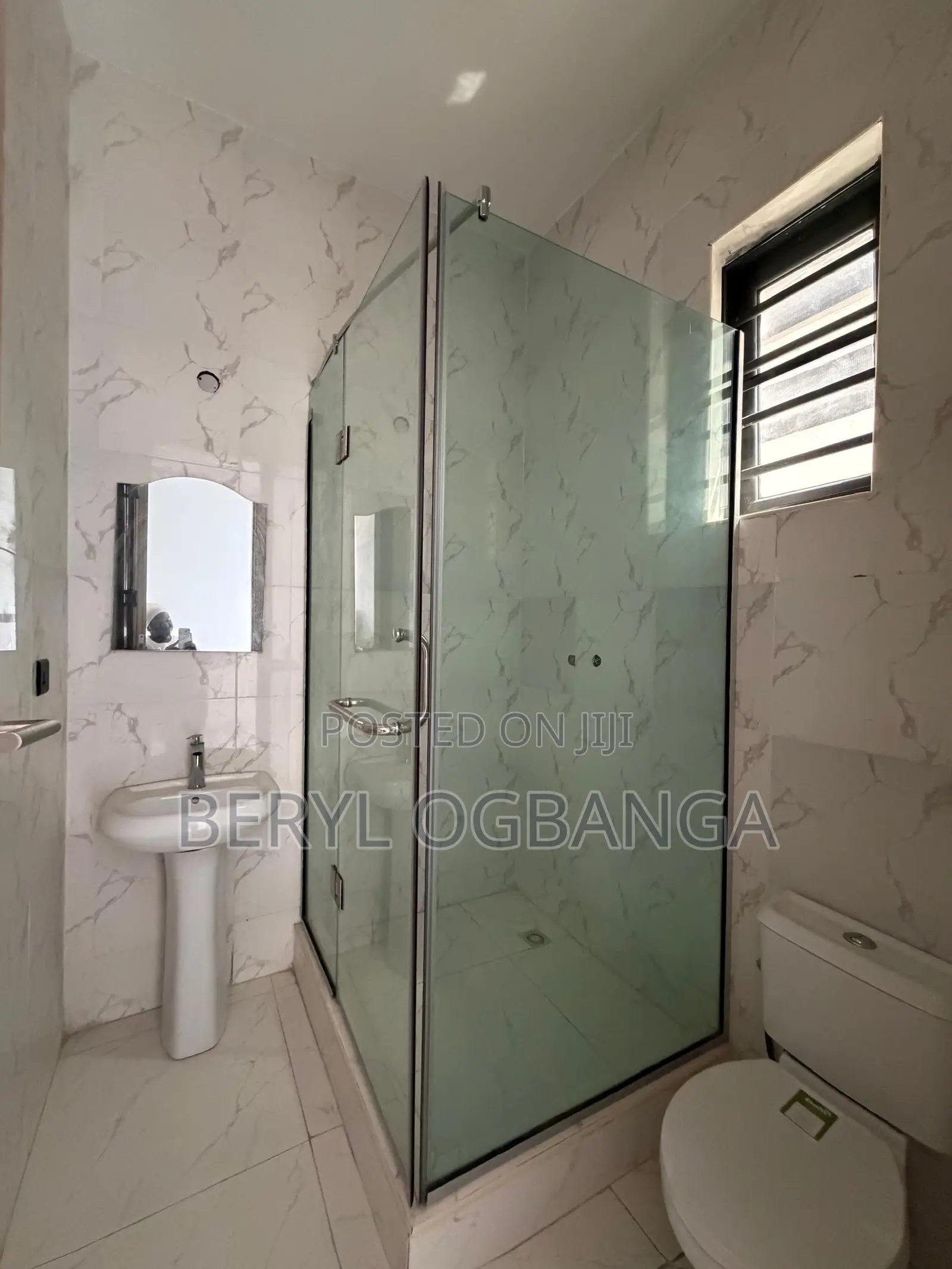 4bdrm Duplex in Lekki Phase 2 for rent