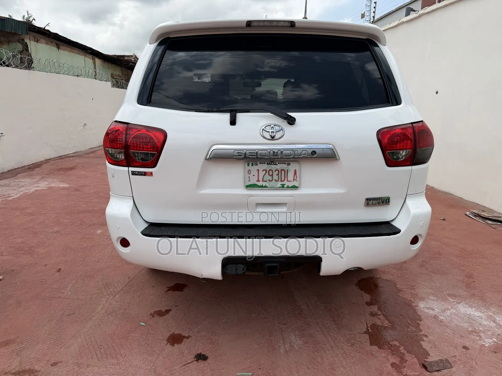 Toyota Sequoia Limited 4dr SUV (5.7L 8cyl 6A) 2012 White